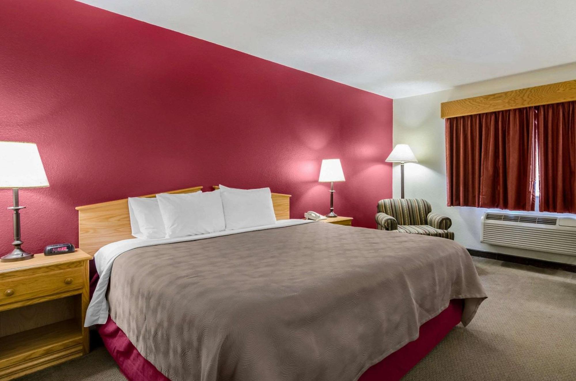 Rodeway Inn Hesston Exteriér fotografie