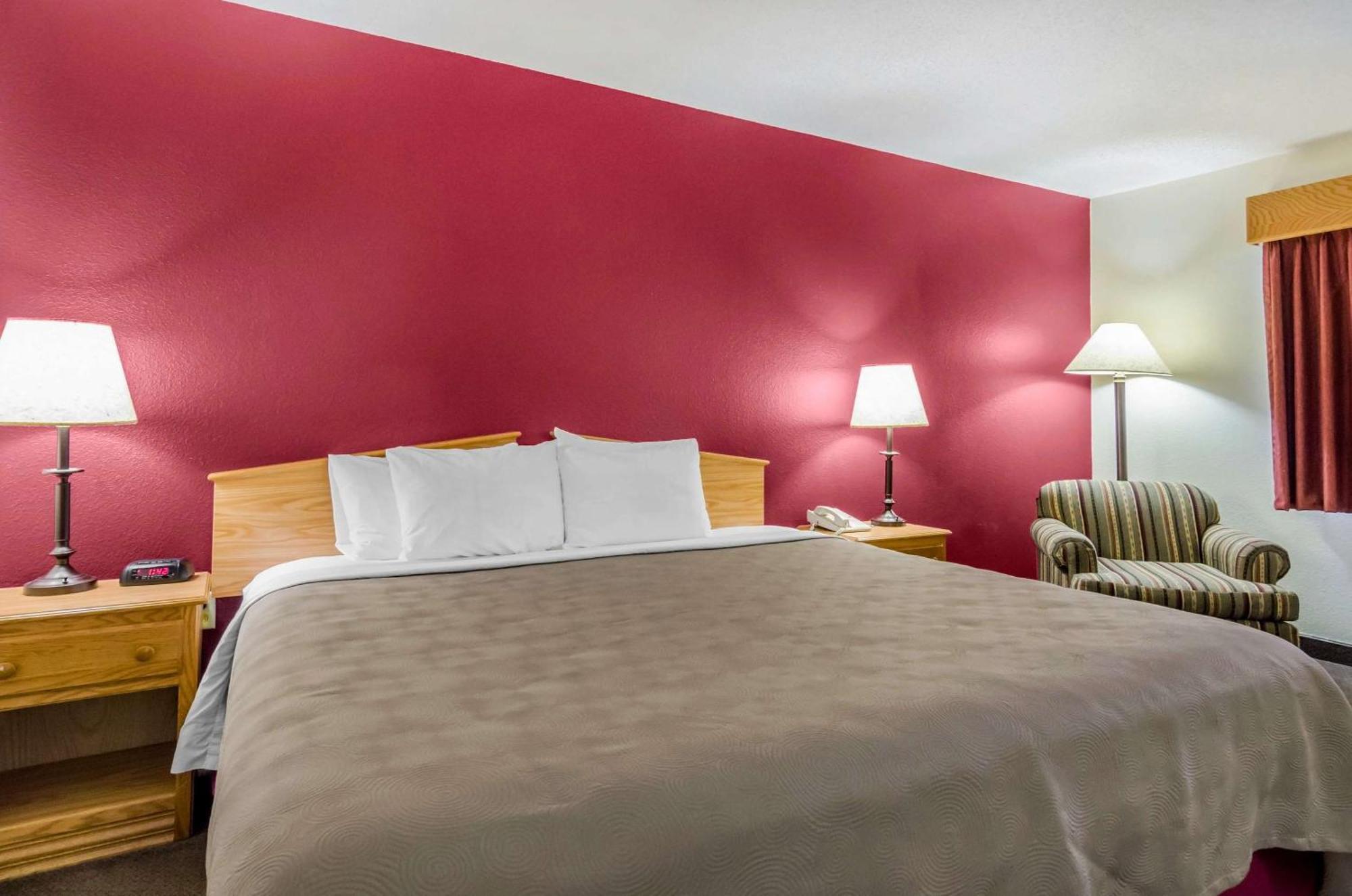 Rodeway Inn Hesston Exteriér fotografie