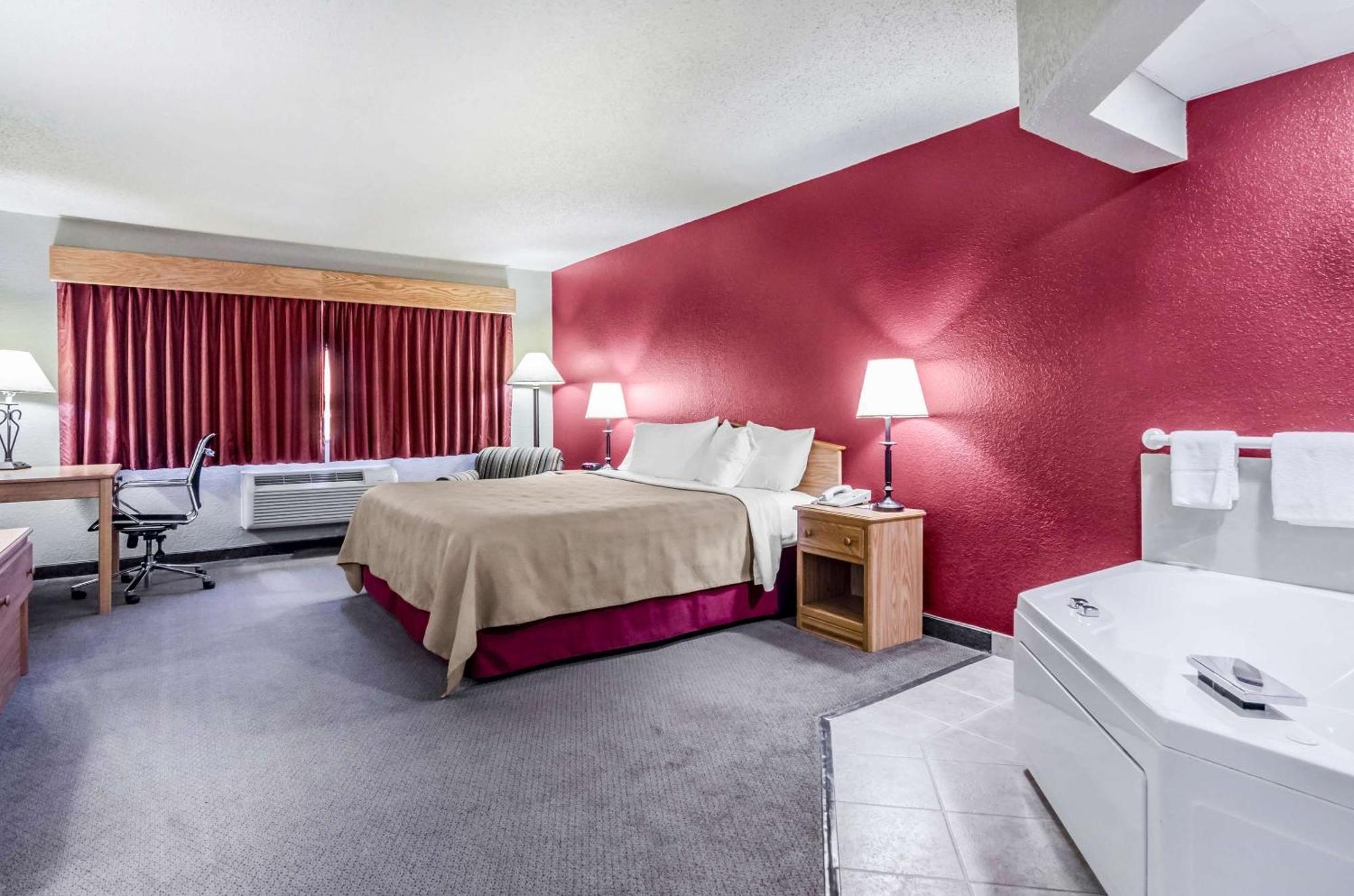 Rodeway Inn Hesston Exteriér fotografie